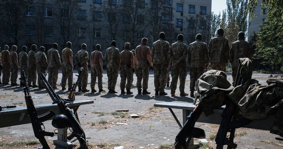 Minister obrony Federacji Rosyjskiej Siergiej Szojgu oświadczył, że zaostrzenie sytuacji na Ukrainie i wzrost zagranicznej obecności wojskowej w pobliżu granic Rosji wymagają rozmieszczenia na Krymie pełnowartościowego zgrupowania wojsk. Szojgu podkreślił, że będzie to jednym z priorytetowych zadań dowództwa Południowego Okręgu Wojskowego.