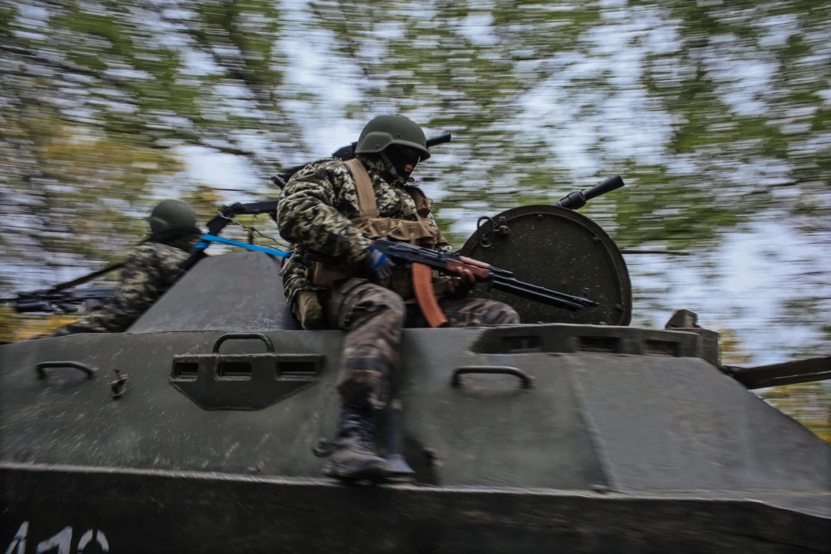 Ministerstwo Spraw Zagranicznych Ukrainy odnotowało prawie 300 przypadków złamania rozejmu obowiązującego od 5 września w walkach sił rządowych z przeciwnikiem na wschodzie kraju.