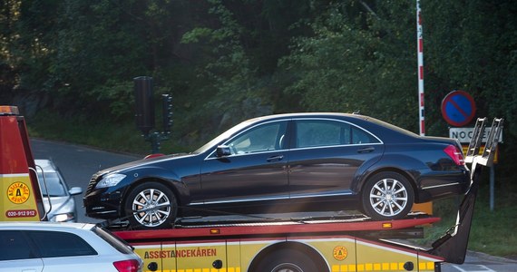 Do poważnego wypadku z udziałem królewskiej limuzyny doszło rano na moście Nockeby w Sztokholmie. W samochód, którym jechał król Karol Gustaw, uderzyło inne auto. 