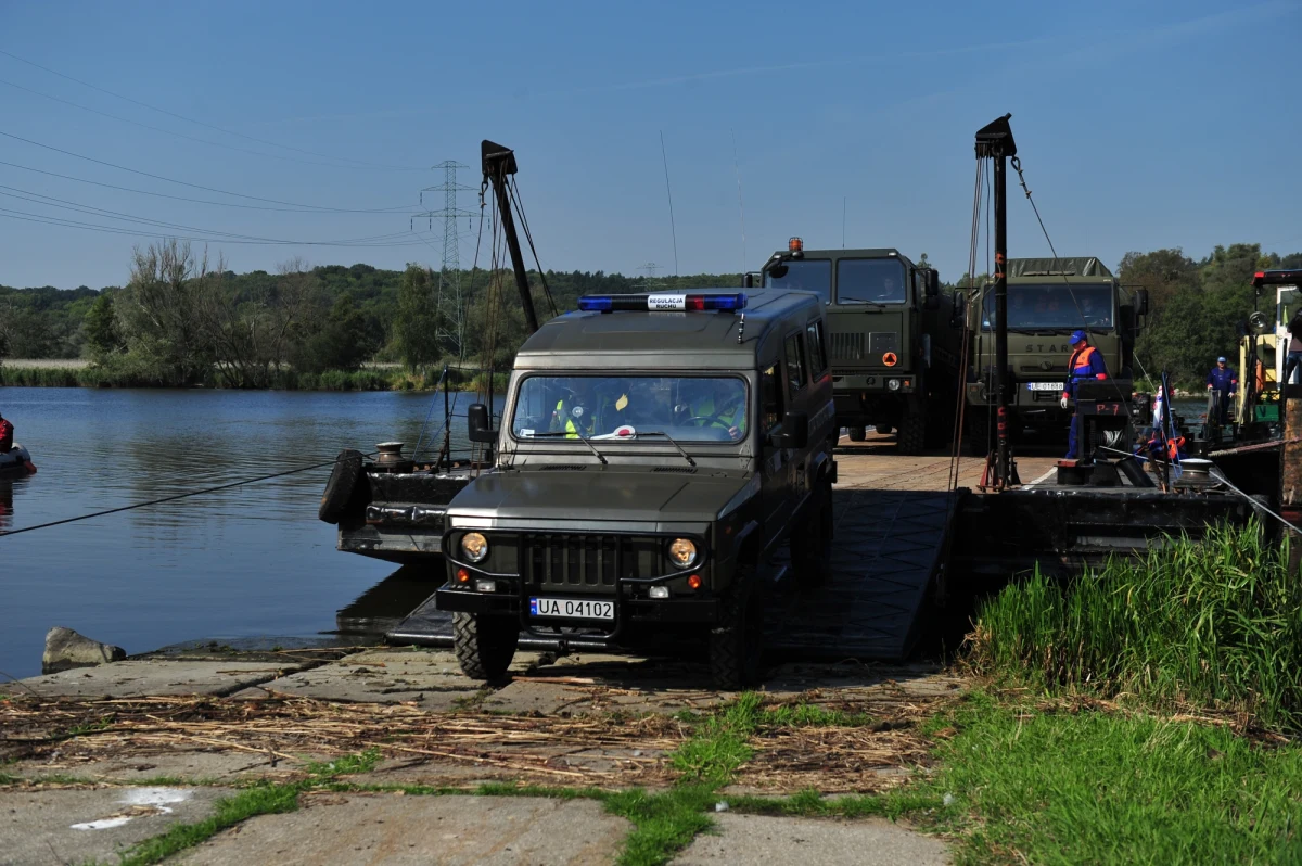 ​Jesteś właścicielem samochodu terenowego, autobusu czy ciężarówki? Może się do Ciebie zgłosić wojsko. Jak dowiedział się reporter RMF FM Krzysztof Zasada, armia nasiliła akcję aktualizowania spisów pojazdów, które mogą być przejęte w ramach powszechnej mobilizacji.