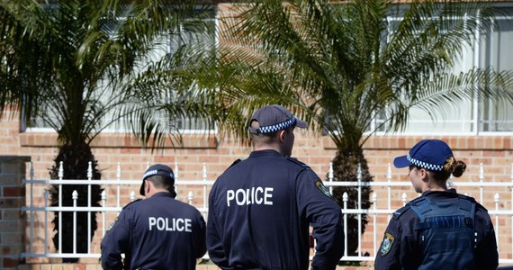 15 osób aresztowała australijska policja w ramach zakrojonej na szeroką skalę akcji antyterrorystycznej. Dane wywiadowcze wskazywały, że na australijskiej ziemi przygotowywany był zamach - podkreślono. Od ubiegłego tygodnia w kraju obowiązuje podwyższony alert antyterrorystyczny. 