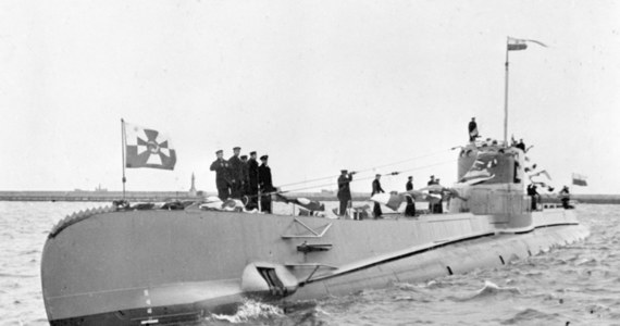 "Orzeł" był najnowocześniejszym okrętem podwodnym II RP. Jego wojenna historia, niejasne zachowanie pierwszego dowódcy, brawurowa ucieczka z portu w Tallinie do Wielkiej Brytanii i dotąd niewyjaśnione zaginięcie zbudowały legendę "Orła", która trwa do dzisiaj.