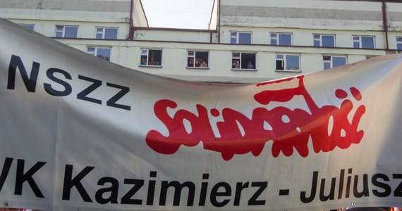Pogotowie protestacyjne ogłosiła "Solidarność" we wszystkich zakładach pracy w Śląskiem. Jak podaje zarząd regionu śląsko-dąbrowskiego związku - wynika to z dramatycznej sytuacji w górnictwie. 