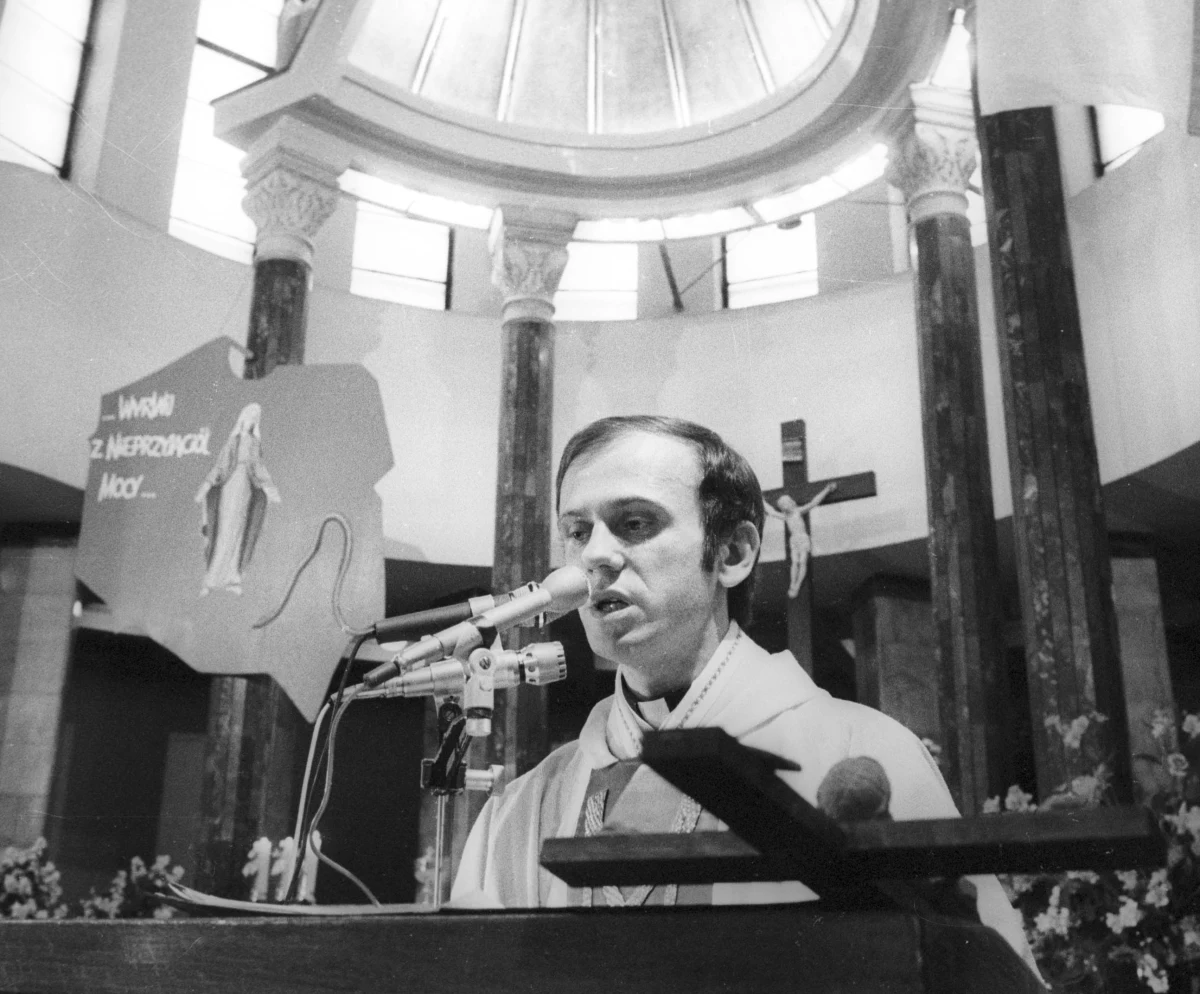 Za dwa dni rozpocznie się proces kanonizacyjny błogosławionego Jerzego Popiełuszki - informują oficjalnie przedstawiciele kurii warszawskiej. Otworzy go biskup diecezji Créteil Michel Santier, w najbliższą sobotę, 20 września o godz. 11 w miasteczku Thiais, w diecezji Créteil (Paryż). Ma to związek z nadzwyczajnym i nagłym uzdrowieniem François Audelana. 