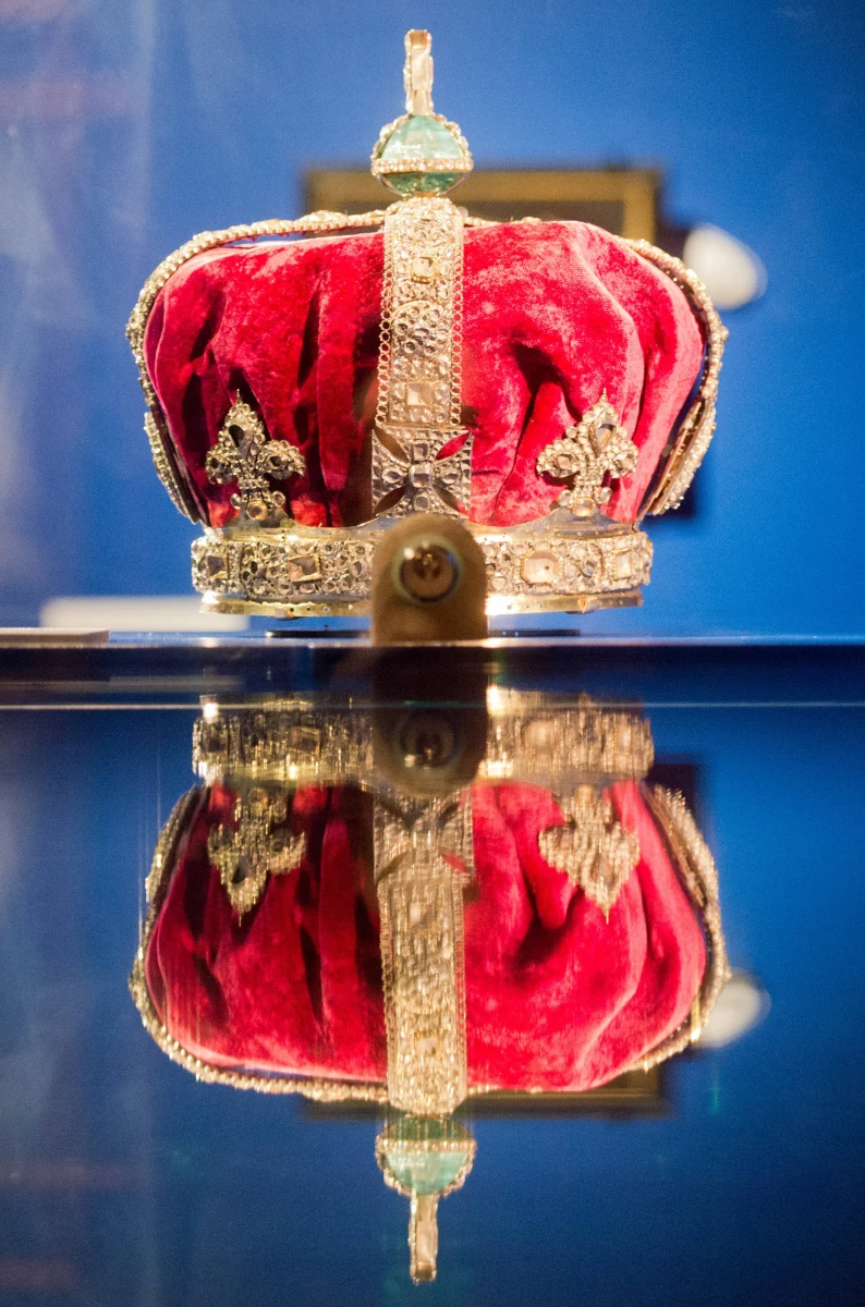 Szkoccy monarchiści już robią przymiarki. Jeśli referendum wskaże na niezależność Szkocji to zwierzchnictwo brytyjskiej królowej stanie pod znakiem zapytania. Ponad 300 lat temu Szkoci zrezygnowali (nie do końca dobrowolnie) z wpływu na to, kto będzie królem Zjednoczonego Królestwa. Szkocki, katolicki ród Stuartów musiał ustąpić. Teraz może jednak powrócić za sprawą 81-letniego Bawarczyka.