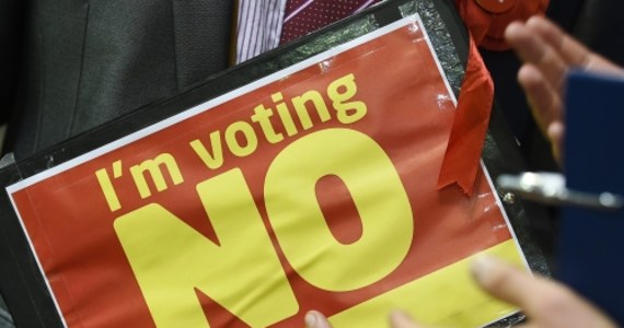 55,3 procent Szkotów opowiedziało się przeciwko wystąpieniu z Wielkiej Brytanii w czwartkowym referendum niepodległościowym - podano w Edynburgu po przeliczeniu głosów ze wszystkich 32 okręgów wyborczych w Szkocji.