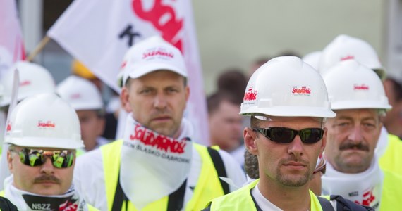 Znowu iskrzy na linii związki zawodowe-zarząd Kompanii Węglowej. Po tym, jak związkowcy postanowili zorganizować manifestację w Warszawie, zarząd spółki ogłosił, że kończy rozmowy w sprawie planu naprawczego dla kompanii. 