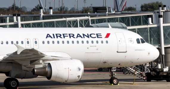 Rozpoczęty w poniedziałek strajk pilotów Air France może wydłużyć się o tydzień, do przyszłego piątku. Związek pilotów SNPL ostrzegał, że piloci Air France, mogą przegłosować "bezterminowe" wydłużenie strajku, o ile ich żądania nie zostaną spełnione. Strajk początkowo miał trwać do 22 września.
