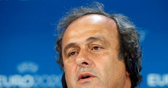 Prezydent Europejskiej Unii Piłkarskiej (UEFA) Michel Platini zapowiedział, że nie odda wartego 25 tysięcy franków szwajcarskich zegarka otrzymanego od brazylijskiej federacji z okazji mistrzostw świata. Zamiast tego wpłaci tę sumę na cele charytatywne. 