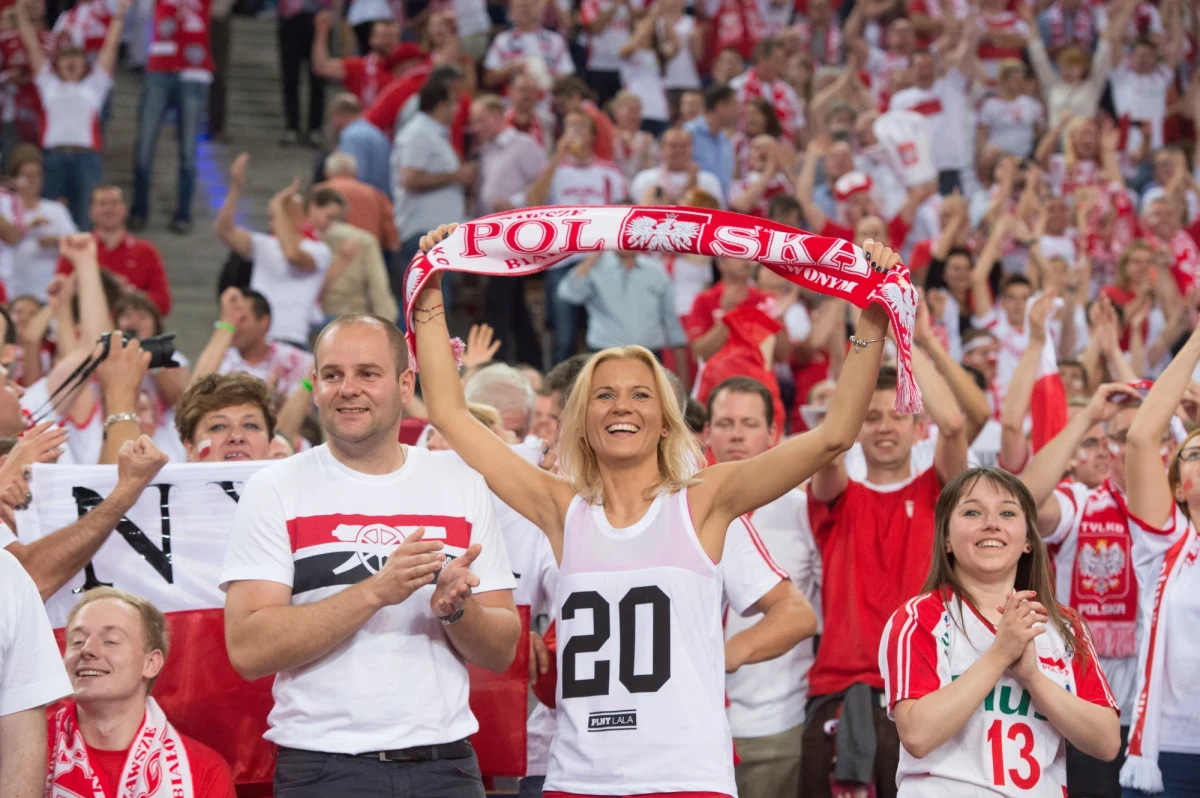 Telewizja Polsat poinformowała, że transmisja z niedzielnego finału mistrzostw świata siatkarzy z udziałem Polaków będzie dostępna w kanale otwartym. To efekt apelu wystosowanego do stacji przez prezydenta Bronisława Komorowskiego.  