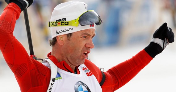 Multimedalista olimpijski i świata w biathlonie Ole Einar Bjoerndalen uraził norweskich weteranów ruchu oporu. Sportowiec nakręcił humorystyczny film z zabawy paintballowej w miejscu egzekucji przeprowadzanych podczas hitlerowskiej okupacji Norwegii. 