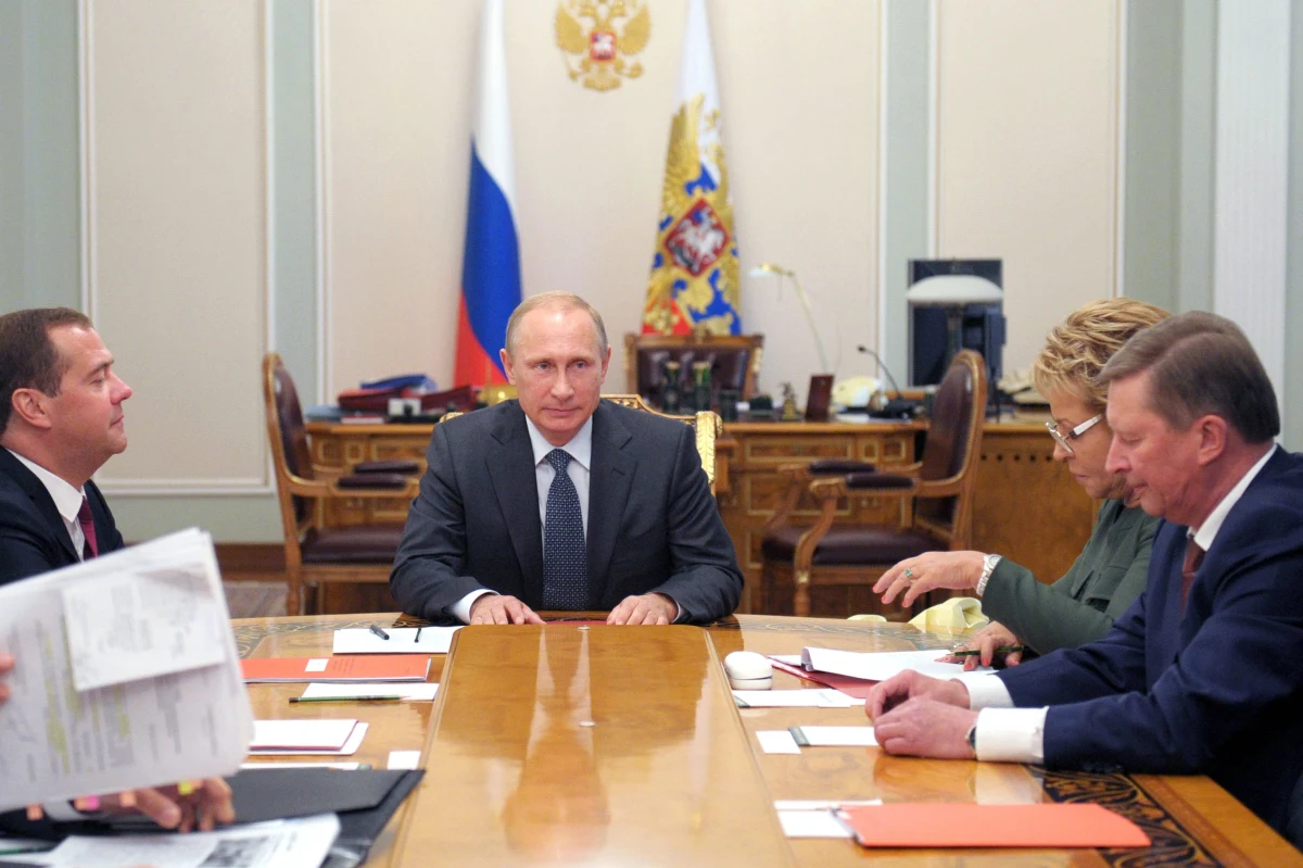 Rosyjski minister rozwoju gospodarczego Aleksiej Ulukajew oświadczył, że Rosja odczuje skutki zachodnich sankcji gospodarczych dopiero w latach 2016-2017. Wyraził też opinię, że Zachód raczej nie będzie nakładał już nowych ograniczeń.