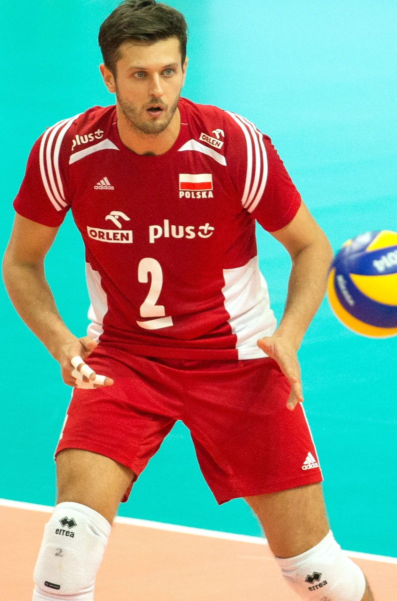 "Jestem bardzo szczęśliwy. Kolejny raz pokazaliśmy charakter. Mieliśmy finał na wyciągnięcie ręki, ale trzeba było postawić kropkę nad i. Dla mnie to coś specjalnego, bo to prawdopodobnie moje ostatnie mistrzostwa" - powiedział po wygranym, półfinałowym meczu z Niemcami kapitan naszej reprezentacji siatkarzy Michał Winiarski. 