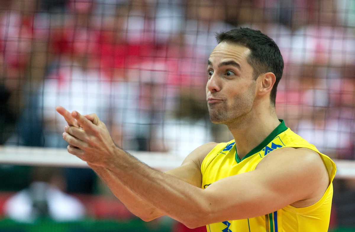 ​Rozgrywający Fabian Drzyzga mocno skrytykował zachowanie i słowa brazylijskich siatkarzy skierowane w stronę Polaków. "Zachowują się jak rozpieszczone gwiazdorki, czas utrzeć im nosa"- powiedział przed finałem mistrzostw świata, w którym wystąpią obie drużyny.