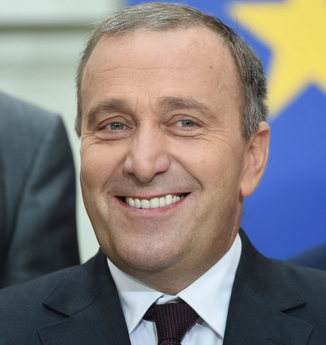 Nikt z zagranicznych dziennikarzy czy dyplomatów w Brukseli nie słyszał wcześniej o Grzegorzu Schetynie. „Czy Polska nadal chce, żeby jej głos się liczył w Unii Europejskiej?” – pytają mnie od dwóch dni. „Czy to prawda, że Schetyna nie zna języków obcych i nie ma doświadczenia w dyplomacji ?”. 