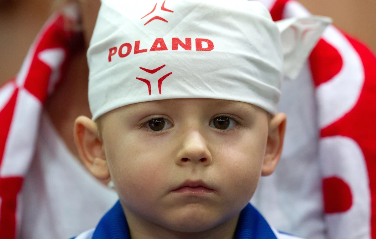 Przed nami wielki finał mistrzostw świata w siatkówce. O 20:25 biało-czerwoni powalczą o złoty medal.  Finał obejrzy 12 tysięcy ludzi w Spodku i 15 tys. w pobliskiej Strefie Kibica. Miliony Polaków będą trzymać kciuki w swoich domach. My już teraz zapraszamy Was do wspólnego kibicowania. 