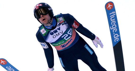 Norweski skoczek narciarski Anders Jacobsen stracił prawo jazdy po przekroczeniu szybkości o... 14 kilometrów, w miejscu ograniczenia do 50 kilometrów na godzinę. Zapłacił - w przeliczeniu - 1500 zł grzywny. 