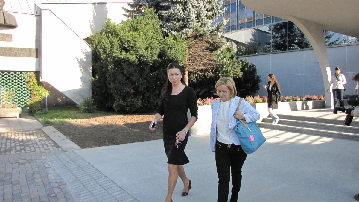 "To spełnienie ambicji i troszkę marzeń" - mówi Justyna Kowalczyk, która wczoraj obroniła pracę doktorską. Jak dodaje, przez chwilę nauka zepchnęła sport na boczny tor, ale złota medalistka olimpijska tuż po obronie pojechała na obóz do Zakopanego.