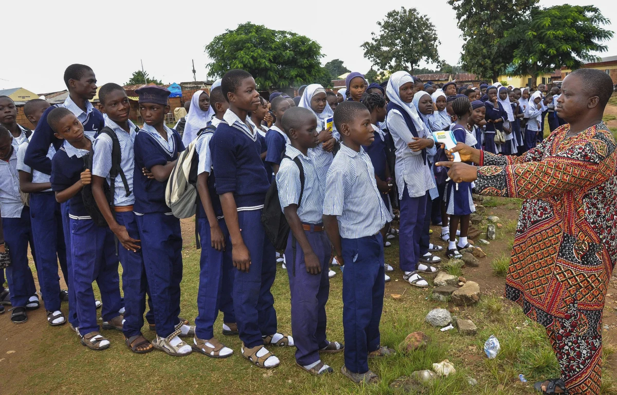 ​Światowa Organizacja Zdrowia poinformowała, że liczba ofiar śmiertelnego wirusa Ebola wzrosła do 2917. WHO podała także, że weryfikowanie danych wskazuje, że rozmiary epidemii są większe, niż się szacuje.  