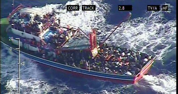 Cypryjski statek turystyczny uratował około 300 osób, w tym wiele kobiet i dzieci, z pokładu łodzi rybackiej znajdującej się na morzu w odległości około 100 km od południowo-zachodniego wybrzeża wyspy. Ocaleni są najprawdopodobniej uchodźcami z Syrii.