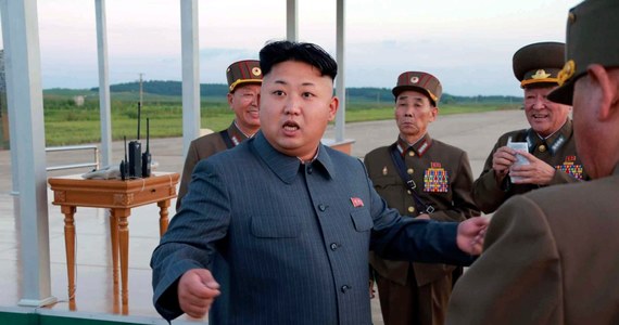 Przywódca Korei Północnej Kim Dzong Un "odczuwa dyskomfort" - podała państwowa telewizja w Pjongjangu. Tym samym po raz pierwszy oficjalnie potwierdzono krążące od dłuższego czasu spekulacje o problemach 31-letniego Kima ze zdrowiem.