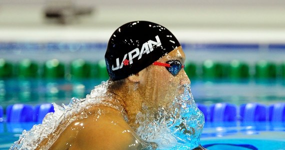 Mistrz świata z 2010 roku w pływaniu Japończyk Naoya Tomita został wyrzucony z odbywających się w południowokoreańskim Incheon 17. Igrzysk Azjatyckich, po tym jak ukradł kamerę miejscowemu dziennikarzowi. Podróż do domu musi opłacić z własnej kieszeni.