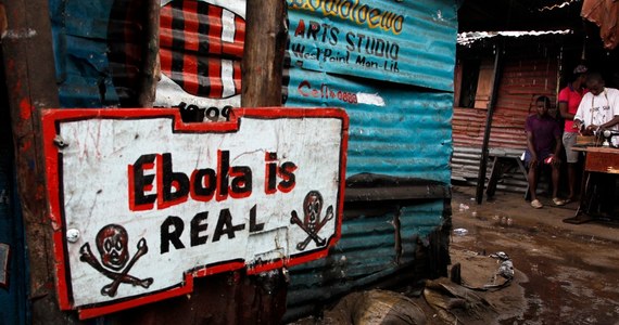 Stabilny - tak lekarze określają stan Francuzki zarażonej wirusem Ebola. Kobiecie podawane są eksperymentalne leki. Jest pod opieką pracowników podparyskiego szpitala wojskowego. Według francuskiego ministerstwa zdrowia, dzięki podwyższonym środkom ostrożności, pacjentka nikogo nie zaraziła w kraju. 