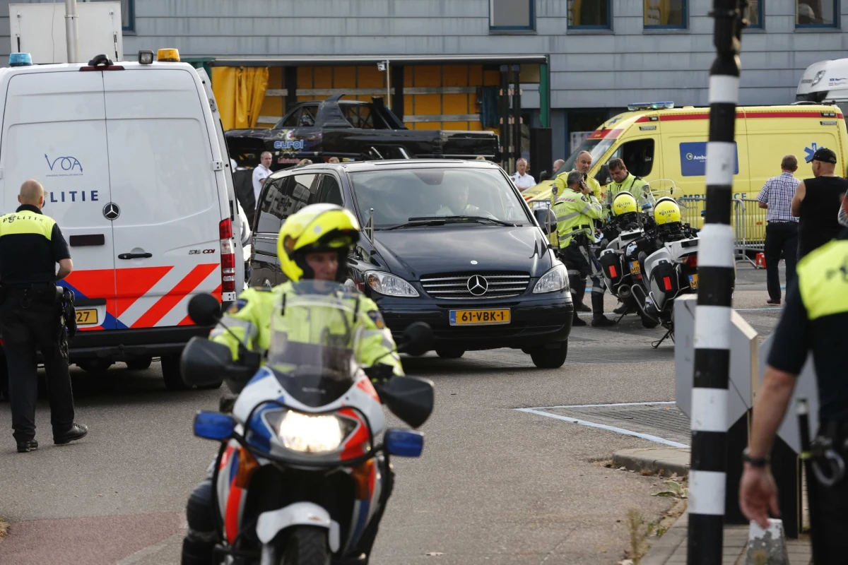 Tzw. monster truck (półciężarówka na gigantycznych oponach) wjechał w grupę widzów podczas pokazów w Holandii. Zabił dwie osoby, w tym dziecko, zranił co najmniej 18 - poinformowały władze miasta Haaksbergen, gdzie doszło do wypadku.
