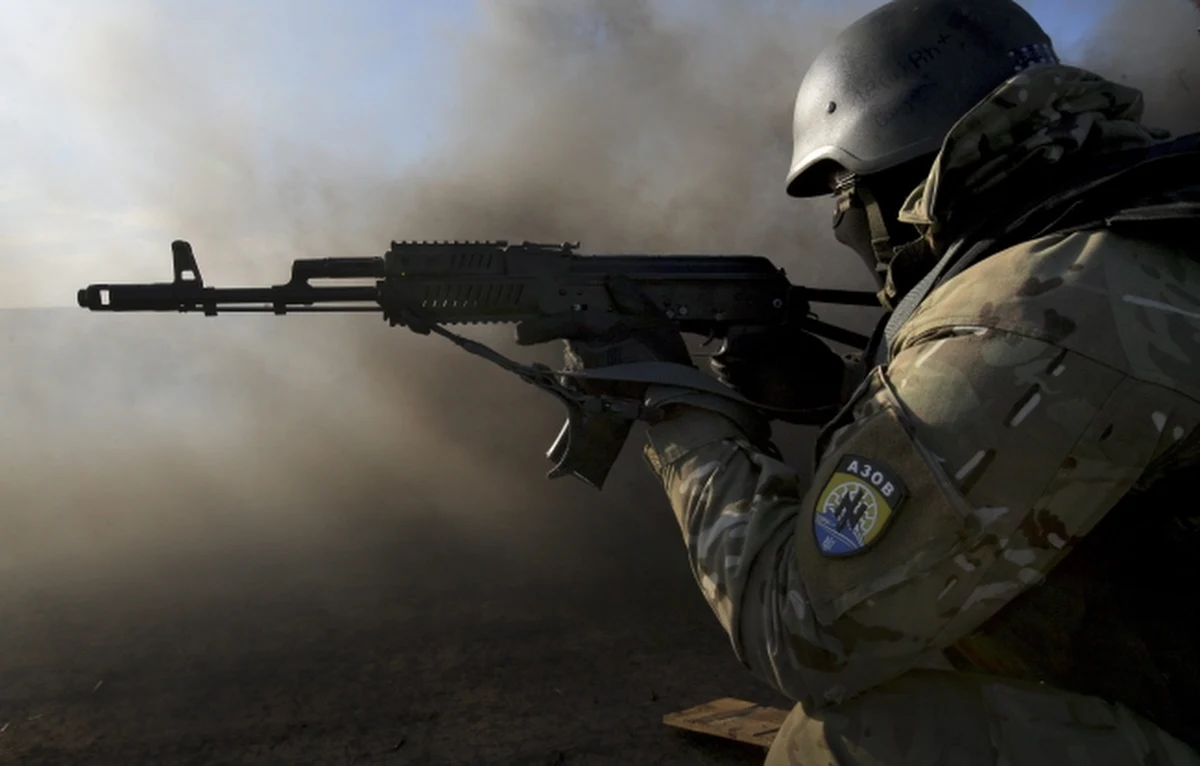 Prorosyjscy bojownicy szturmują od rana lotnisko w Doniecku, którego od miesięcy bronią znajdujące się tam nieliczne oddziały wojsk ukraińskich. Informację przekazało biuro prasowe operacji antyterrorystycznej w Kijowie. 