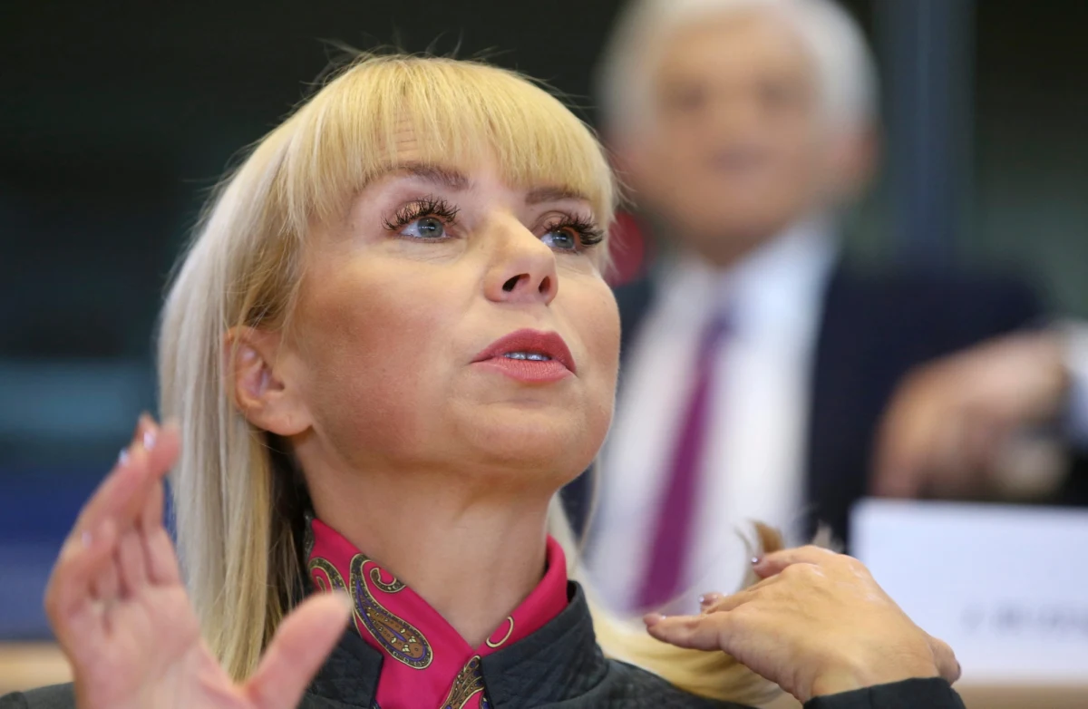 Przesłuchanie polskiej kandydatki na komisarz UE Elżbiety Bieńkowskiej w komisjach europarlamentu wypadło "co najmniej pozytywnie" - ocenił szef komisji PE ds. przemysłu, badań i energii. Jerzy Buzek prowadził to przesłuchanie. 