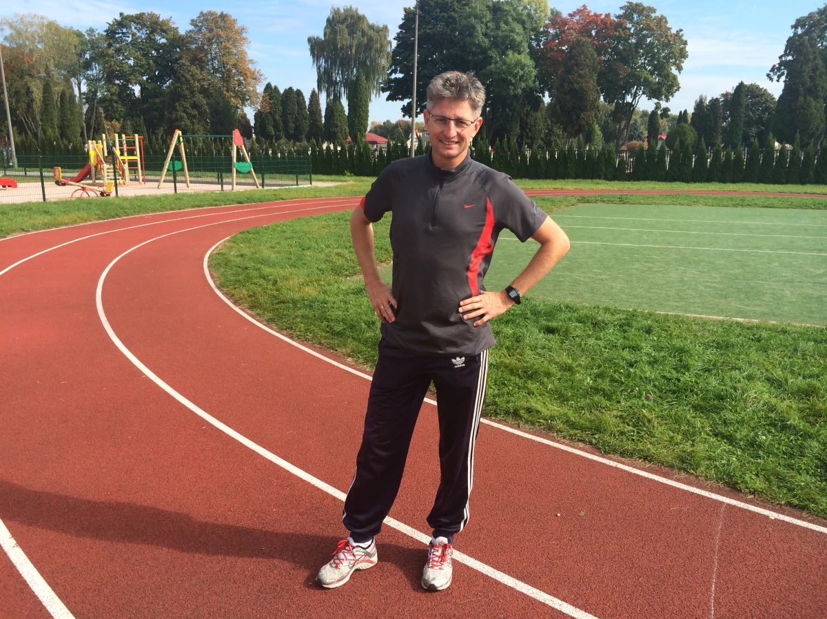 Silesia Marathon i Bieg Trzech Kopców - przed nami weekend iście sportowy! Każdy może wystartować - nieważny jest przecież wynik, ale dobre chęci. Jak się przygotować, jak ubrać i co zrobić, kiedy złapie nas kolka? Po rady reporter RMF FM Krzysztof Kot zwrócił się do eksperta - Piotra Kitlińskiego, trenera i maratończyka.