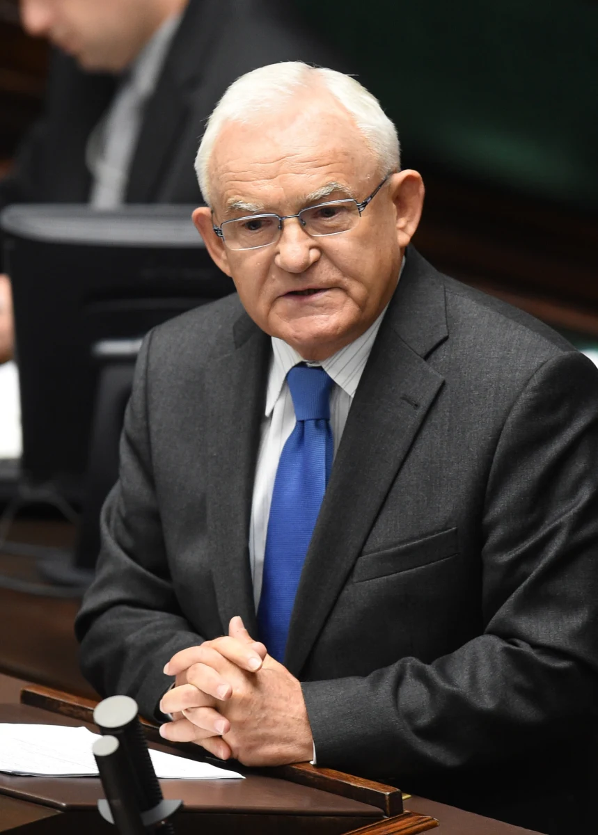 Od przyszłego tygodnia liderzy SLD rozpoczną objazd po kraju w ramach kampanii samorządowej. Najpierw odwiedzą Gdynię, Płock, Katowice i Toruń; w kolejnych tygodniach woj. dolnośląskie, podlaskie i wielkopolskie. Zapowiadają kampanię "od drzwi do drzwi".