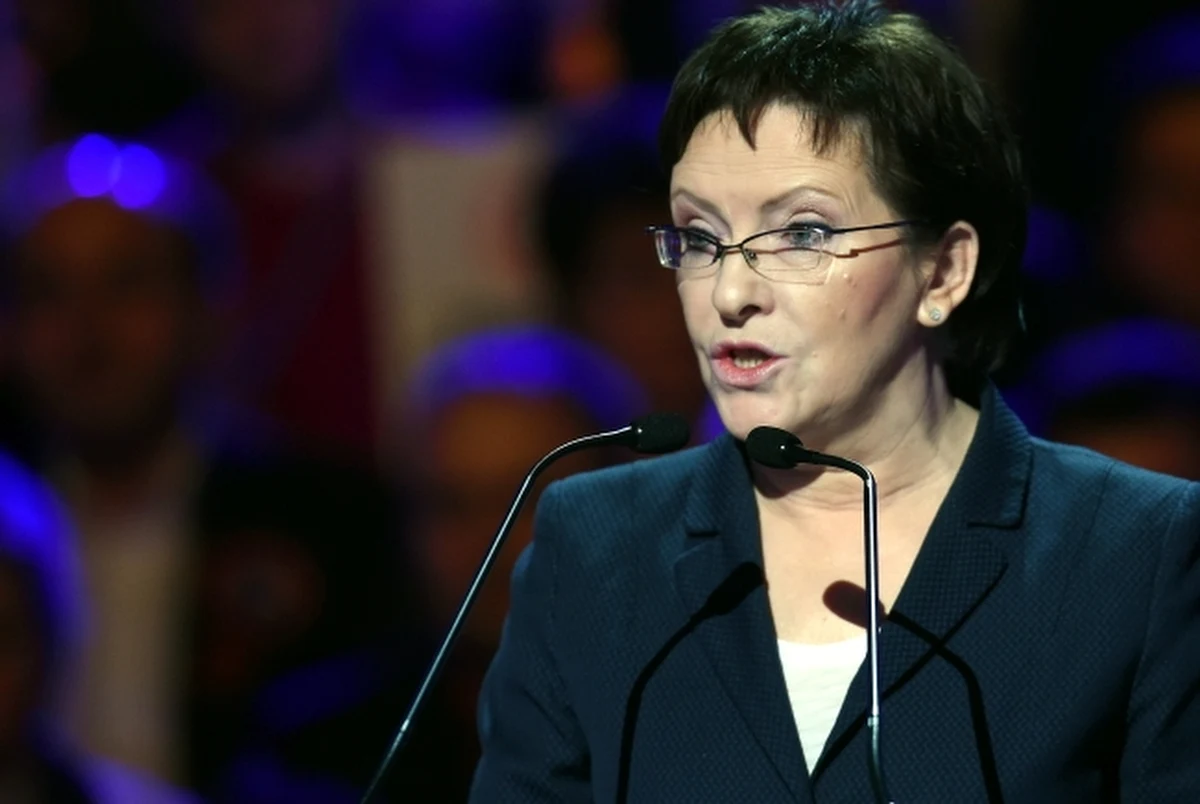 PO w pewnym momencie oddaliła się od ludzi, chcemy to  naprawić - powiedziała premier Ewa Kopacz podczas warszawsko-mazowieckiej konwencji samorządowej Platformy. "Nie bójcie się; pójdźcie i pukajcie do drzwi" - tak szefowa rządu zachęcała działaczy do aktywnej kampanii samorządowej.