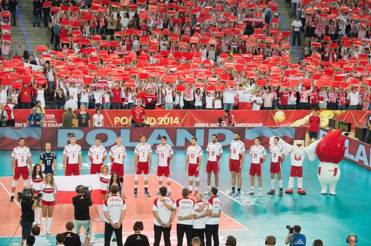 Stare powiedzenie głosi, że nadgorliwość jest gorsza od faszyzmu, a o Polakach często mówi się jako osobach przechodzących w wyrażaniu sądów oraz okazywaniu emocji z jednej skrajności w drugą.