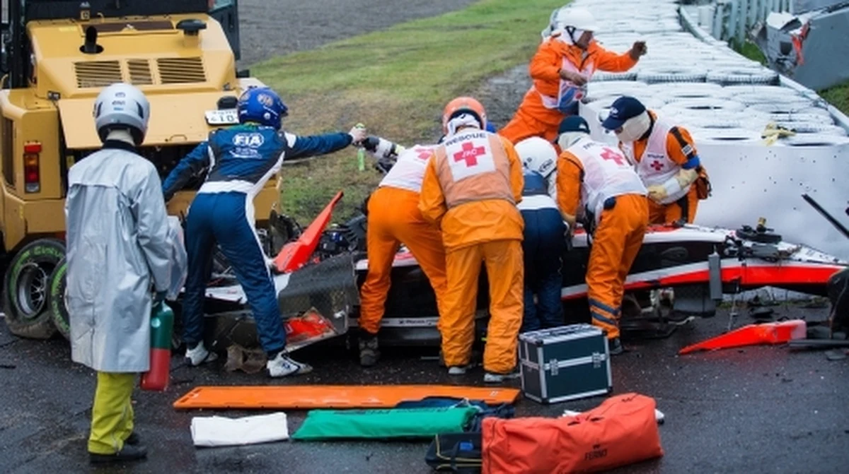 Wyścig Formuły 1 o Grand Prix Japonii na torze Suzuka został przerwany na siedem okrążeń przed końcem, po wypadku Francuza Julesa Bianchiego (Marussia). Kierowca ma poważne obrażenia głowy. Stan 25-latka jest krytyczny.
