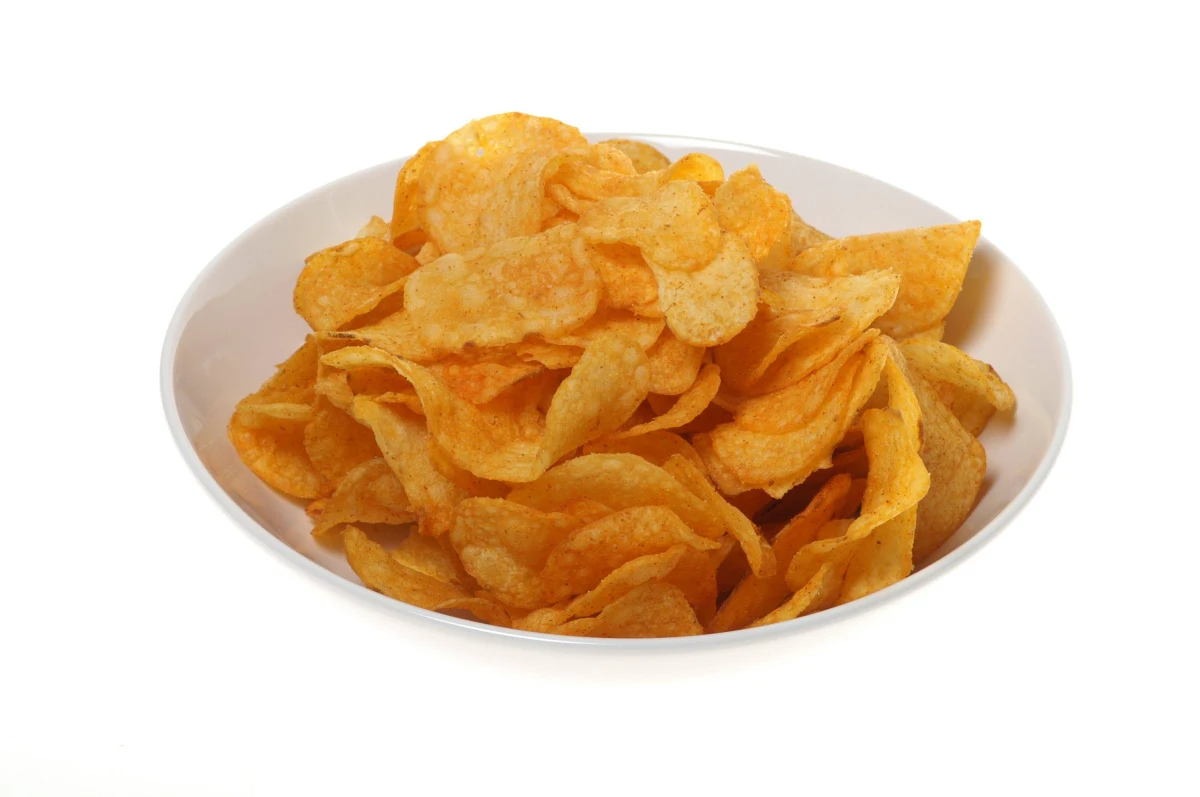 Moda na odchudzanie i zdrowe odżywianie zmienia polski rynek przekąsek - informuje "Rzeczpospolita". "Pod względem wielkości sprzedaży słonych przekąsek Polska jest w dziesiątce największych rynków przekąsek w regionie Europy, Środkowego Wschodu i Afryki" - mówi Chris Hood, szef firmy Kellogg na Europę.