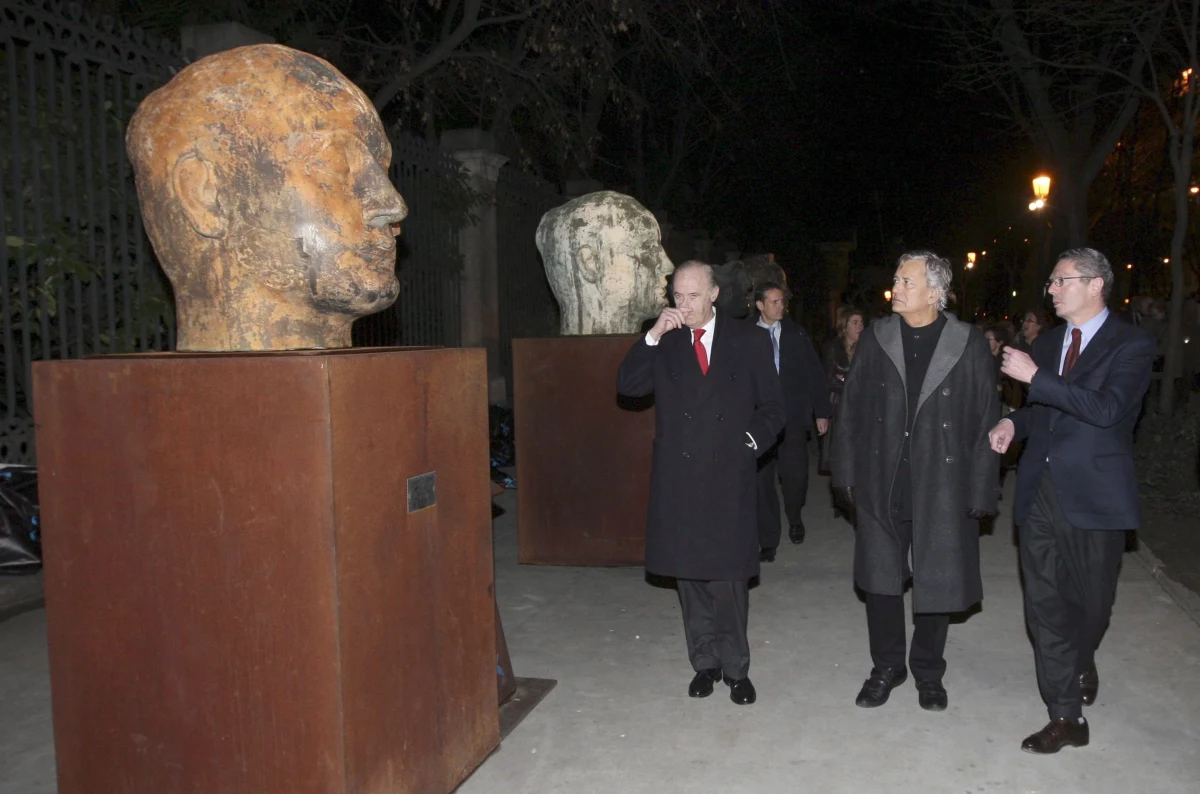 "Igor Mitoraj wypełnił potrzebę piękna; zachwycamy się piękną architekturą, powinniśmy zachwycać się także rzeźbą w przestrzeni publicznej' -  powiedział prof. Antoni Janusz Pastwa o zmarłym 6 października rzeźbiarzu Igorze Mitoraju. Artysta miał 70 lat.