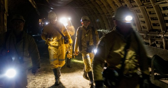 Wciąż nie udało się odnaleźć jednego górnika, który był w rejonie wypadku w kopalni Mysłowice-Wesoła. 660 metrów pod ziemią prawdopodobnie wybuchł metan. W rejonie wypadku było 37 osób. 