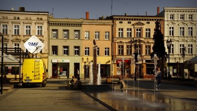 Twoje Miasto: Niezwykłe odkrycia czy warowne mury? Decyduj!