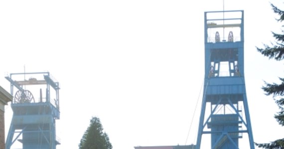 Pogarsza się stan zdrowia dwóch górników z siedmiu najciężej poparzonych w wypadku w kopalni Mysłowice-Wesoła. To pacjenci Centrum Leczenia Oparzeń w Siemianowicach Śląskich. O godzinie 11:10 zjechali ratownicy górniczy. Mają wznowić poszukiwania zaginionego 42-letniego górnika. 