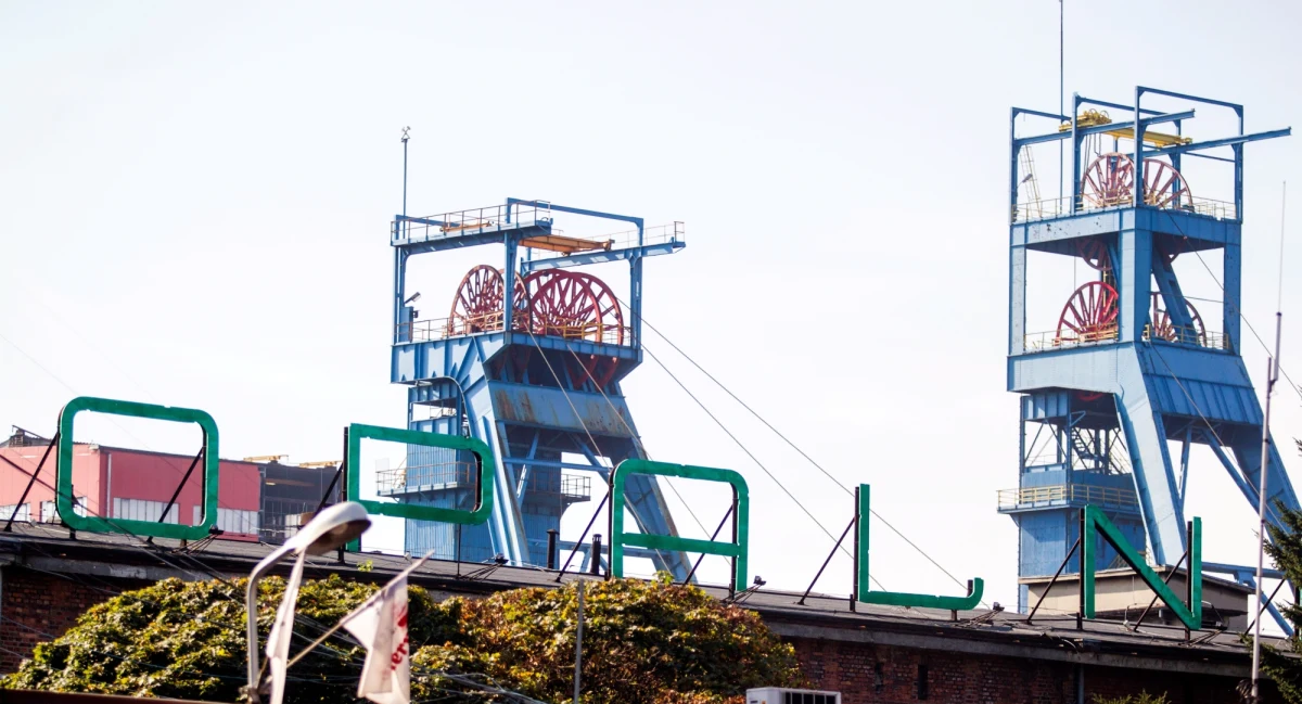 Są pierwsze prokuratorskie przesłuchania w sprawie wypadku w kopalni Mysłowice-Wesoła. Wyższy Urząd Górniczy miał w tym roku zastrzeżenia do pracy przy ścianie, przy której był wypadek. 