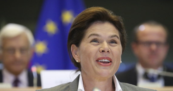 Komisje europarlamentu odrzuciły w środę kandydaturę Alenki Bratuszek na wiceprzewodniczącą Komisji Europejskiej odpowiedzialną za unię energetyczną - podali na Twitterze europosłowie uczestniczący w tajnym głosowaniu. Kandydatura Słowenki przepadła znaczną większością głosów.