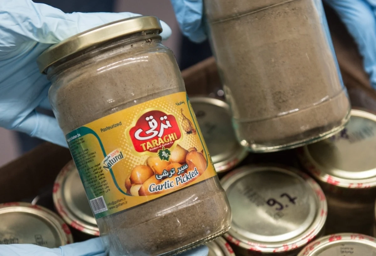 Niemiecka policja przechwyciła transport 330 kg heroiny o wartości około 50 mln euro. Narkotyki były przemycane w ładunku ogórków i czosnku z Iranu. Zatrzymano trzech mężczyzn. 