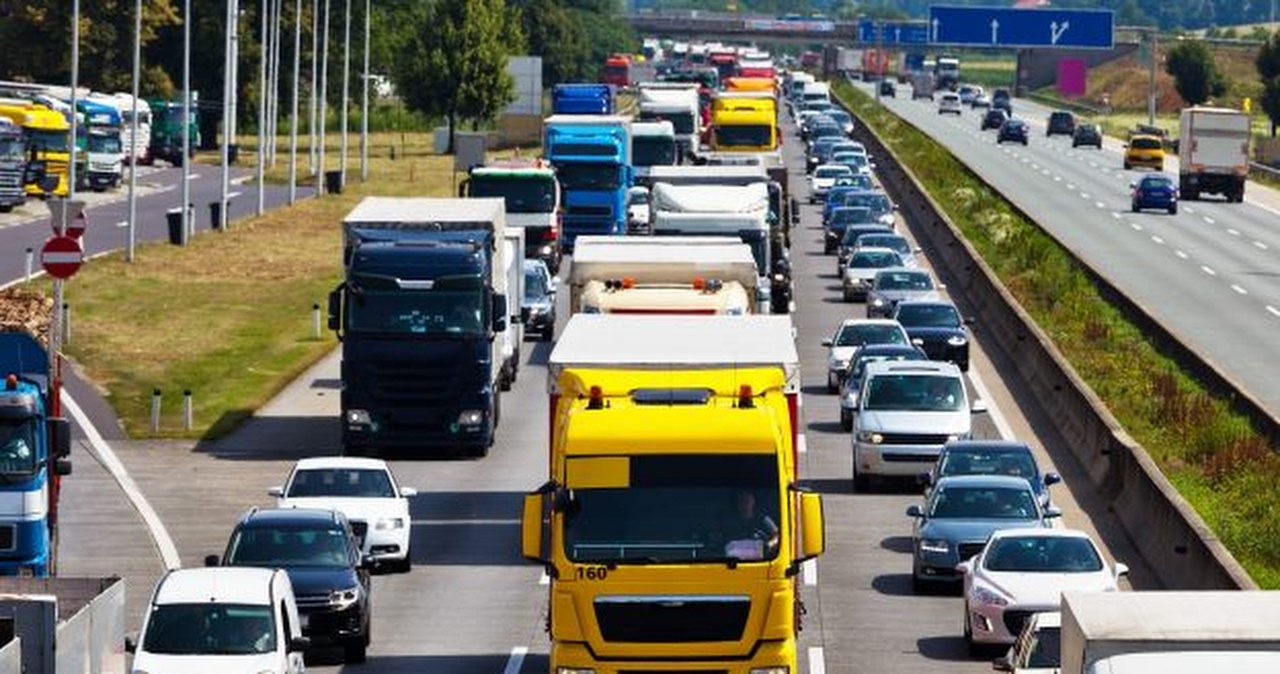 Zakaz jazdy samochodem w pojedynkę. Hiszpanie rzekomo chcą zmian