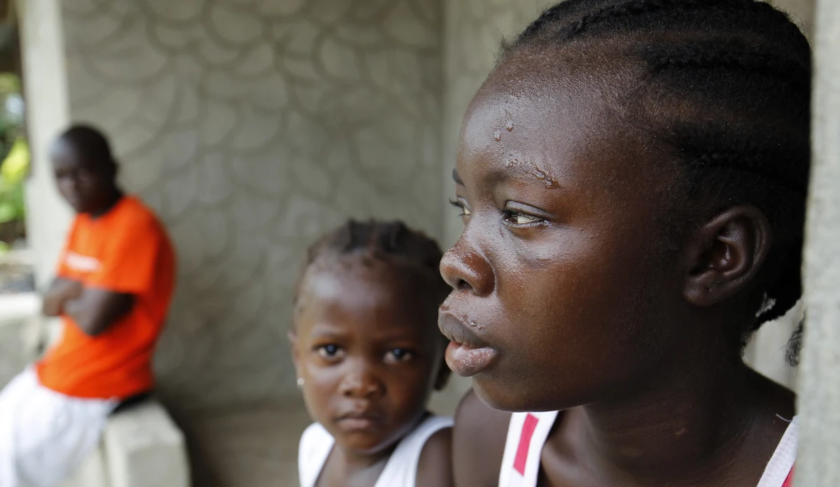 Komisja Europejska proponuje użycie wojska i sprzętu wojskowego do walki z ebolą - dowiedziała się dziennikarka RMF FM w Brukseli. Chodzi przede wszystkim o zapewnienie ewakuacji europejskim pracownikom medycznym, którzy jadą do Afryki.