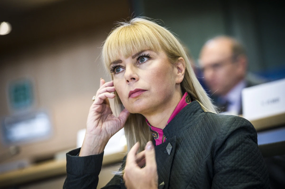 Nie ma decyzji o uszczupleniu teki unijnej komisarz do spraw rynku wewnętrznego, przemysłu i przedsiębiorstw - mówią urzędnicy w Komisji Europejskiej. Po przesłuchaniu Elżbiety Bieńkowskiej w Parlamencie Europejskim socjaliści wyrazili zaniepokojenie decyzją przyszłego szefa Komisji Europejskiej Jean-Claude'a Junckera o umieszczeniu sektora leków i wyrobów medycznych w gestii przyszłej polskiej komisarz.