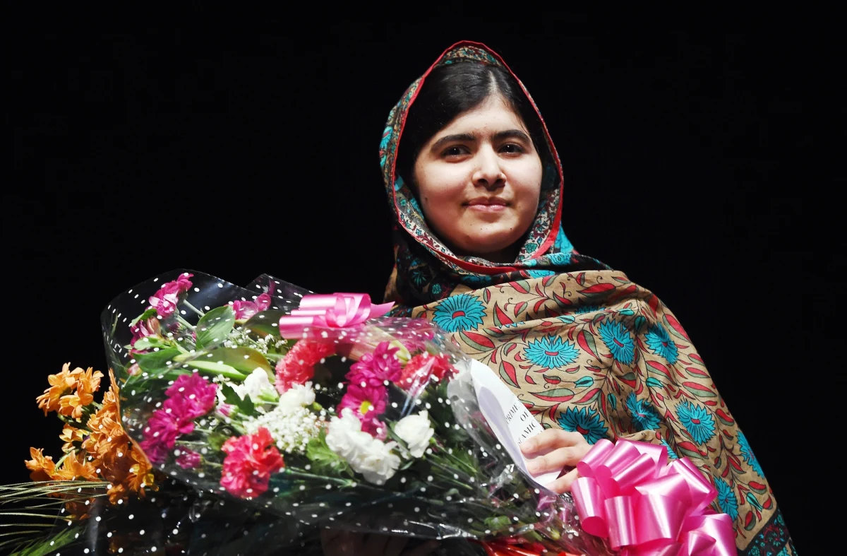 "Czuje się dumna, iż jestem pierwszą Pakistanką, pierwszą młodą kobietą i pierwszą młodą osobą nagrodzoną Noblem" - powiedziała Malala Yousafzai, 17-latka, która otrzymała tegoroczną Pokojową Nagrodę Nobla.