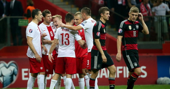 2:0 wygrała polska reprezentacja w meczu eliminacji piłkarskich mistrzostw Europy 2016 z Niemcami. Bramkę zdobył w 51. minucie Arkadiusz Milik po dośrodkowaniu Łukasza Piszczka. W 88. minucie drugiego gola strzelił Sebastian Mila po podaniu Roberta Lewandowskiego.