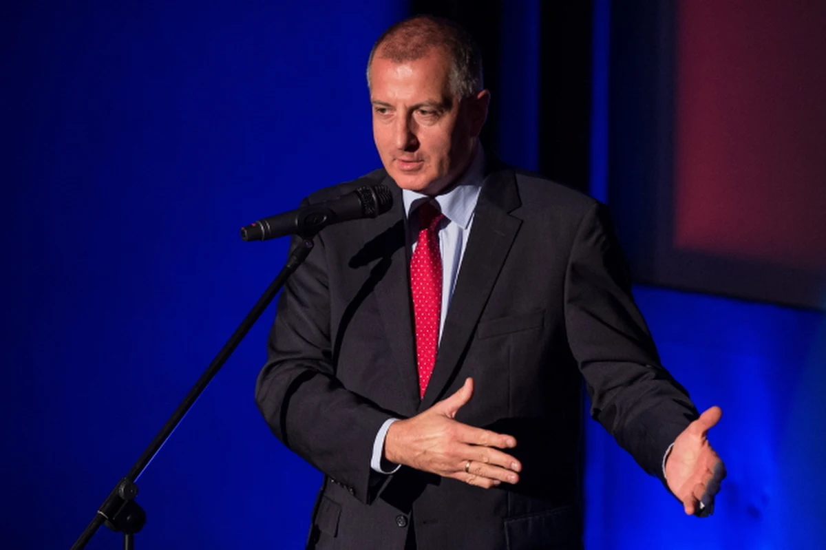 Budowa szkół, przedszkoli i żłobków, inwestycje w infrastrukturę drogową w mieście i sieć ścieżek rowerowych oraz wspieranie gospodarki opartej na wiedzy to niektóre z elementów programu wyborczego KWW Rafał Dutkiewicz z Platformą. W niedzielę oba środowiska zainaugurowały wspólną kampanię wyborczą w wyborach samorządowych. 