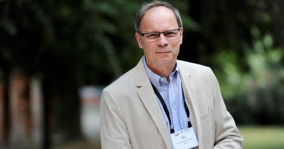 "Prof. Jean Tirole to specjalista od  mikroekonomii. Został wyróżniony za zbadanie funkcjonowania karteli i monopoli. Dzięki jego badaniom rządy mogą zachęcać najbardziej wpływowe firmy, aby stawały się bardziej wydajne bez szkód dla konkurencji na rynku" - mówi o tegorocznym laureacie Nagrody Nobla Jakub Borowski ze Szkoły Głównej Handlowej, ekonomista Credit Agricole. 
